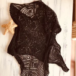 Guess lace- style knit poncho